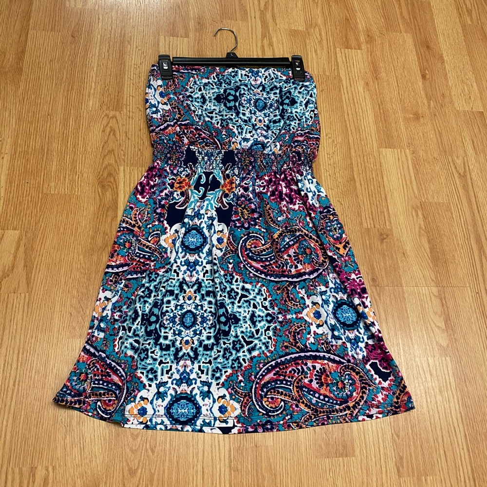 Strapless dress with paisley print